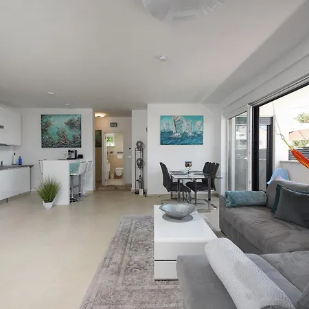 Lux 38b Luxury Penthouse & Deluxe Appartamento Zara