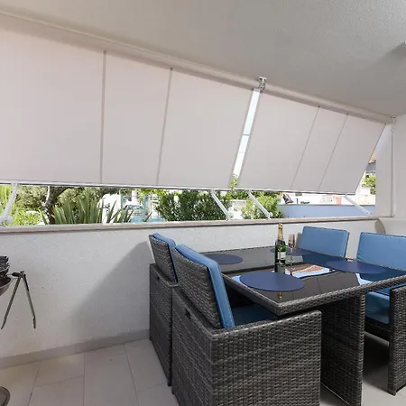 Lux 38b Luxury Penthouse & Deluxe Zara