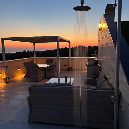 Lux 38b Luxury Penthouse & Deluxe Appartamento Zara