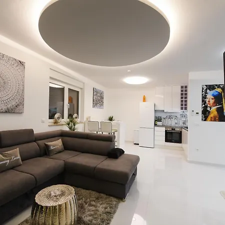 Lux 38b Luxury Penthouse & Deluxe Appartamento *