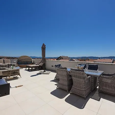 Lux 38b Luxury Penthouse & Deluxe Appartamento