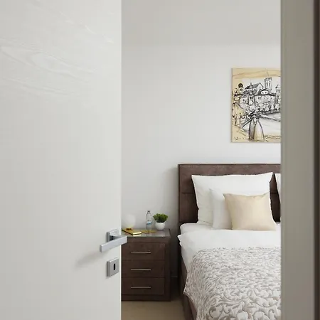 Lux 38b Luxury Penthouse & Deluxe Zara