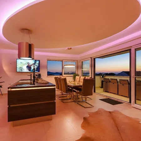 Lux 38b Luxury Penthouse & Deluxe Appartamento