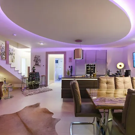 Lux 38b Luxury Penthouse & Deluxe Appartamento *