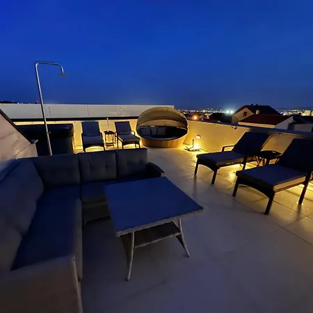 Lux 38b Luxury Penthouse & Deluxe Appartamento
